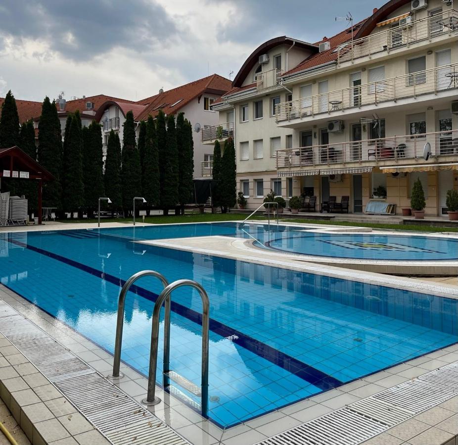 Brookforest Apartman Хайдусобосло Экстерьер фото