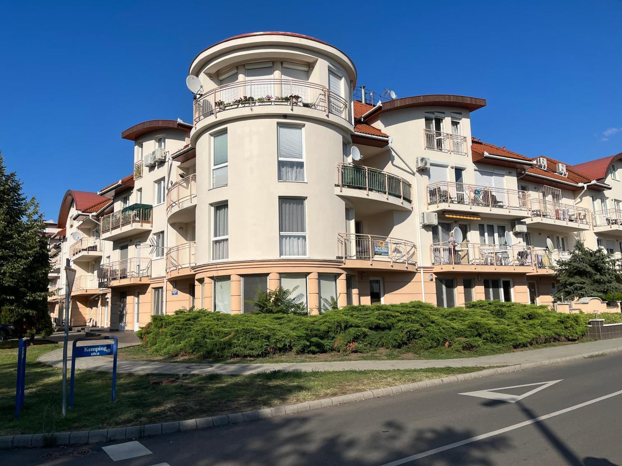 Brookforest Apartman Хайдусобосло Экстерьер фото